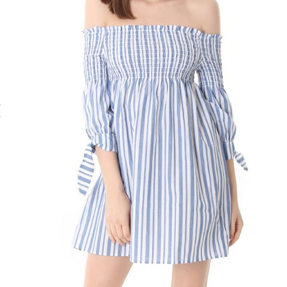 Dresses & Skirts - 🛑SOLD🛑NWT Off-the Shoulder Dress